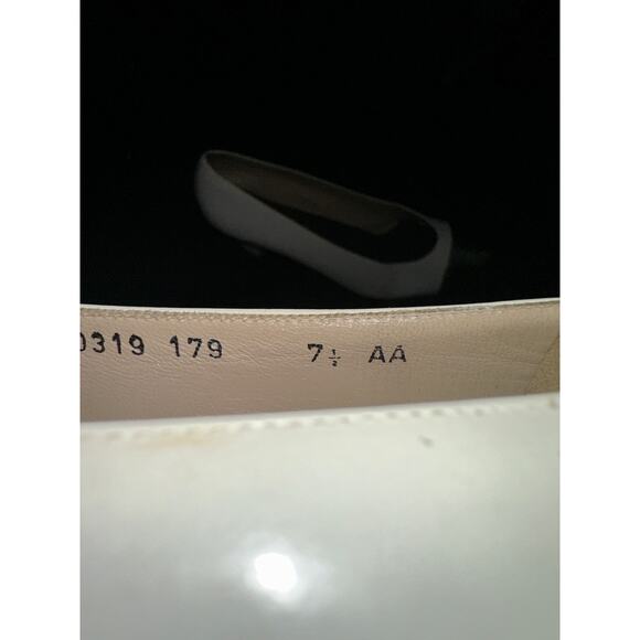 VINTAGE FERRAGAMO CAP TOE LEATHER PUMPS 7.5N LOW HEEL - Picture 3 of 4